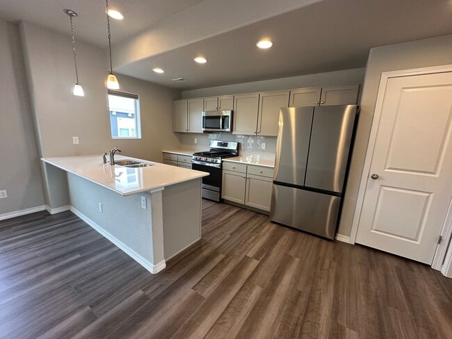 Building Photo - Charming 3 Bed 3 Bath House!!!