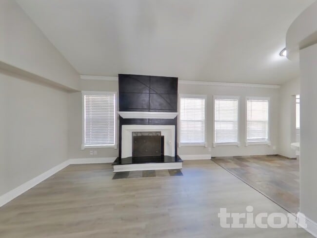 Building Photo - 3907 Briarcrest St