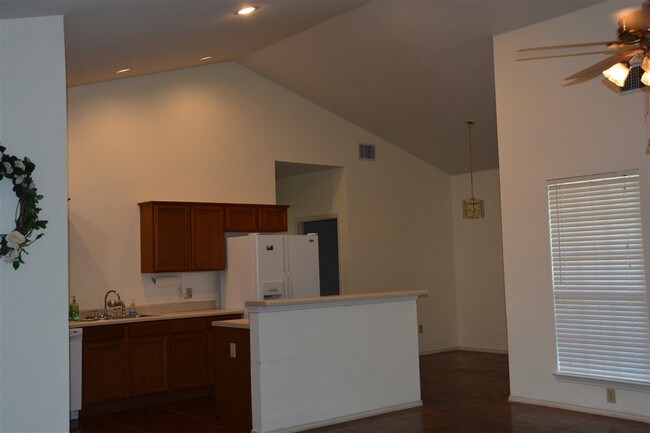 Building Photo - 302 Dove Trail