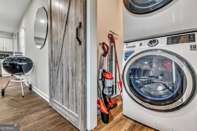 Foto del edificio - 597 South Gordon Rd SW