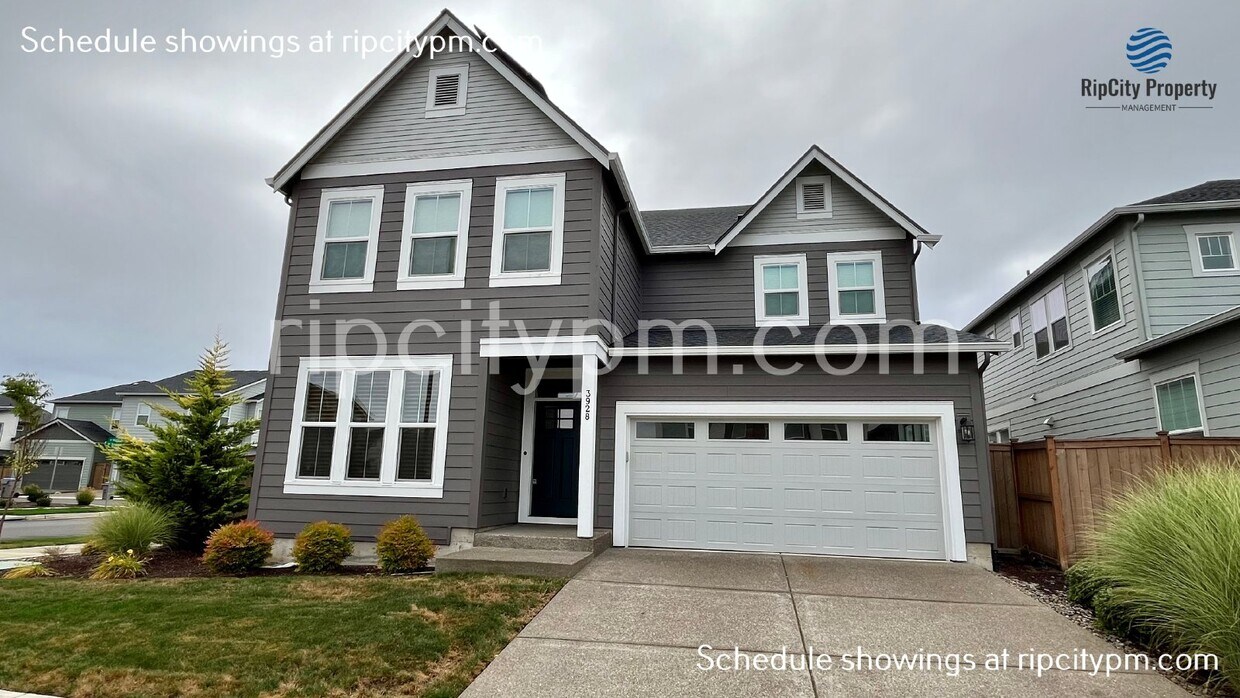 Primary Photo - Gorgeous 3197sqft Like New 4 Bed Home in H...