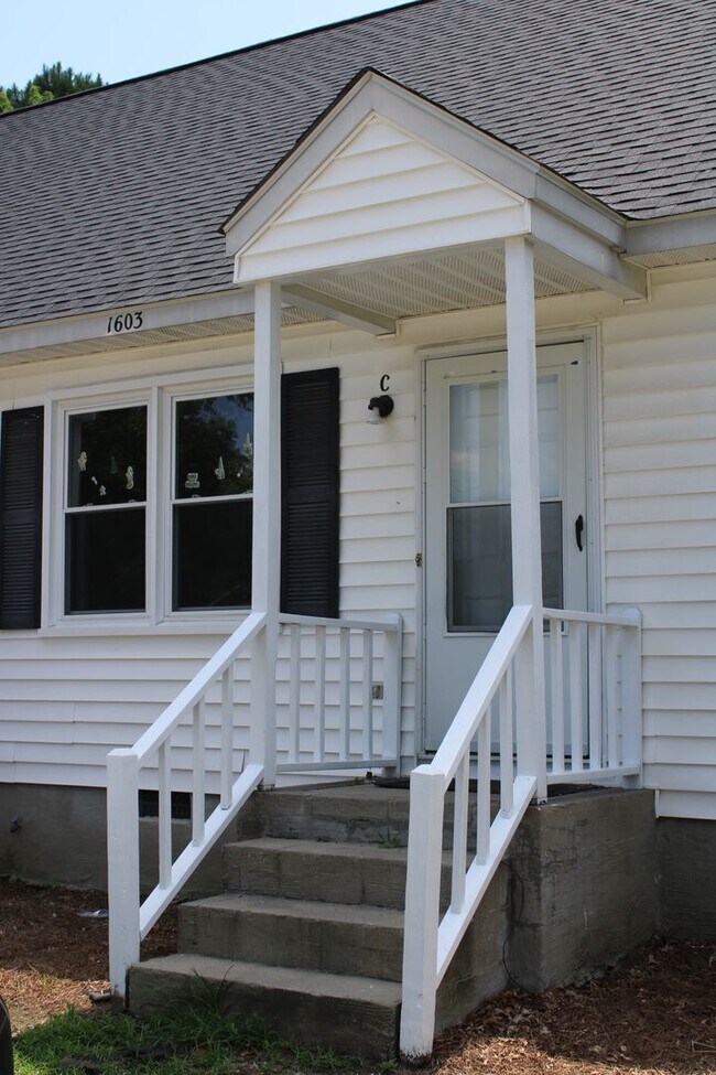 Building Photo - 1603 Tilghman Rd N