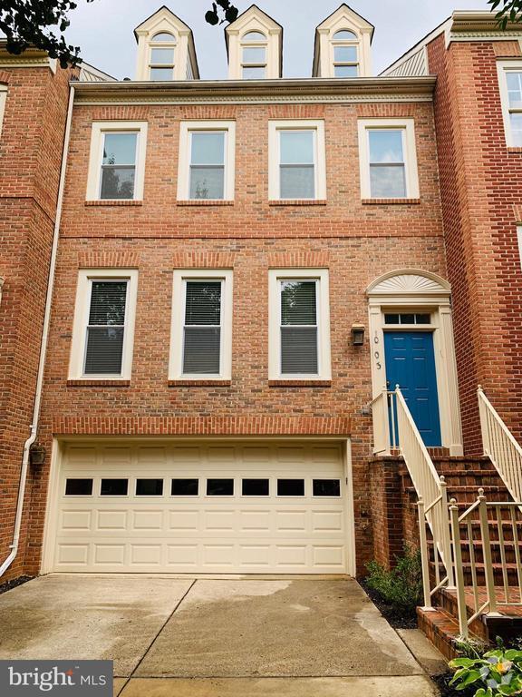 Building Photo - 10103 Sterling Terrace