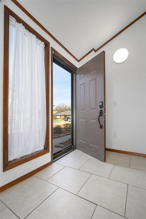 Building Photo - 2400 Northwood Ln