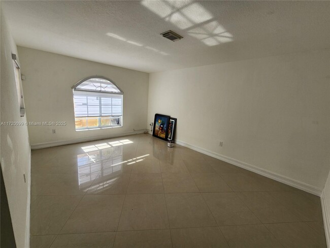 Foto del edificio - 15317 SW 36th Terrace