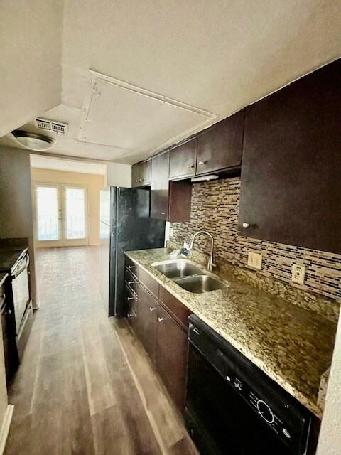 Foto del edificio - 600 Bagby Ave