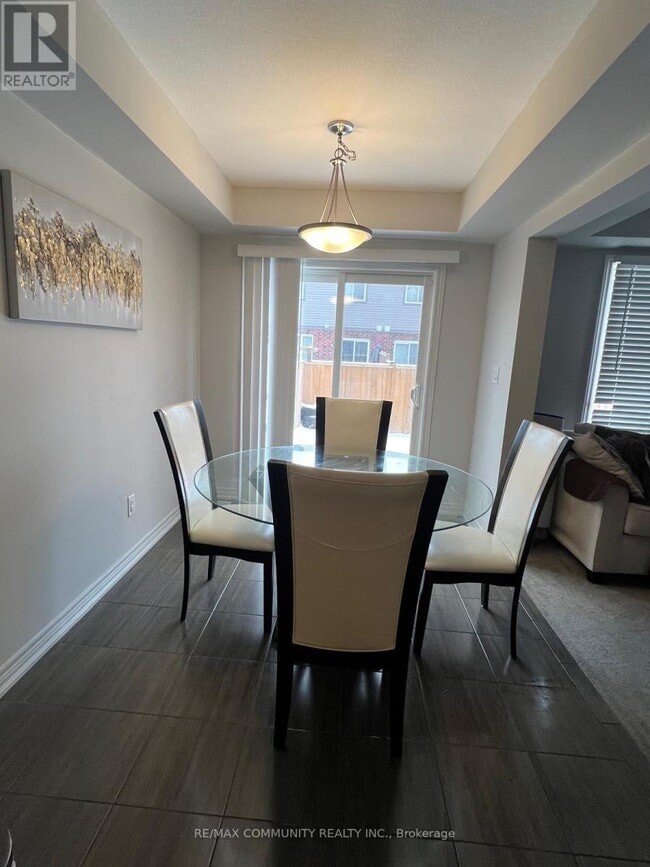 Building Photo - 604 Julia Dr