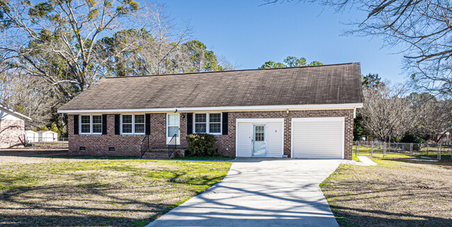 Building Photo - 3105 Eydie St