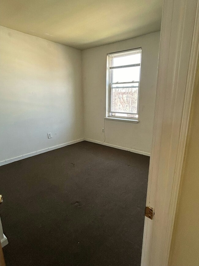 Building Photo - 450 E Girard Ave