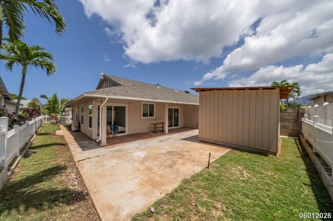 Building Photo - 2 bd 2 ba single family home in Maili, Sea Country