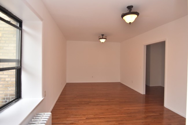 Foto del edificio - 975 Walton Ave