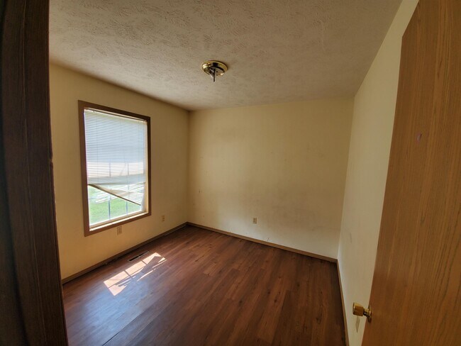 Building Photo - 2940 W Olive St
