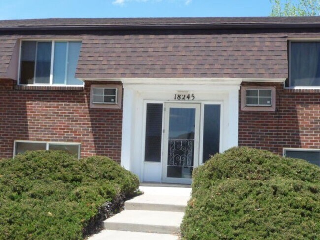 Foto del edificio - 2 bedroom near downtown Golden | Off-street parking | Mountain views