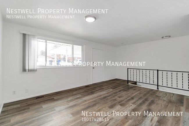 Foto del edificio - Cute 2-bed Duplex in Holladay