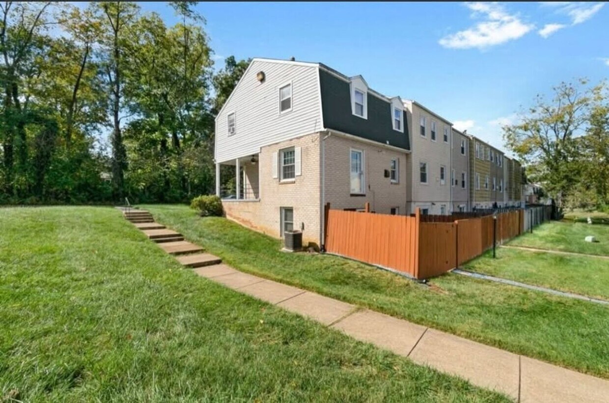 Primary Photo - Kettering Townhouse Condominiums