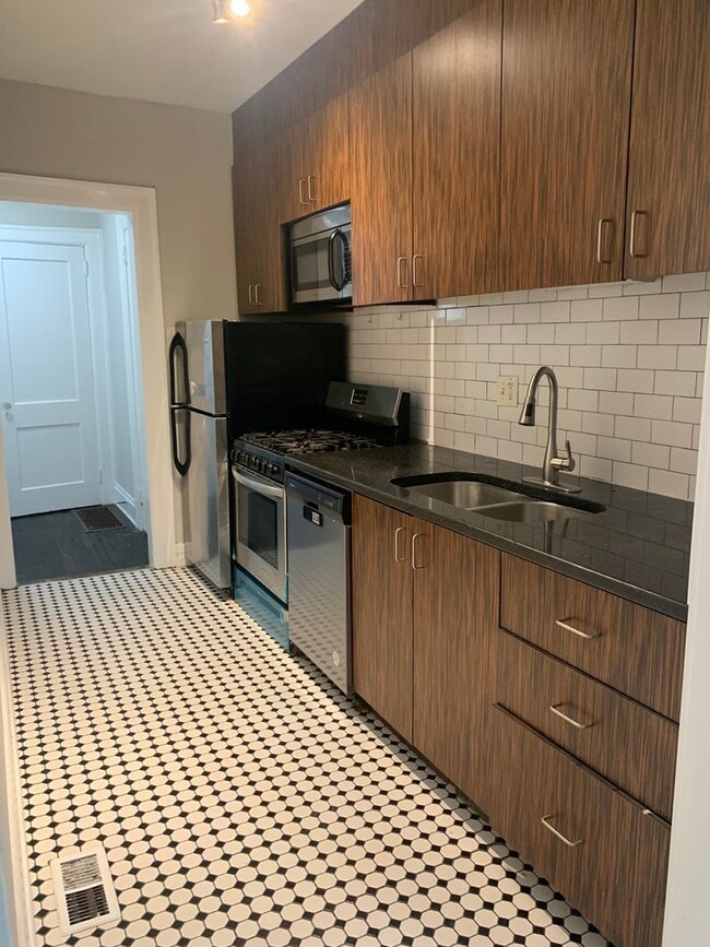 Photo - Beautiful 2 Bedroom in Poncey Highlands! Apartment