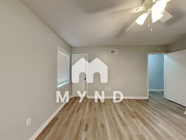 Building Photo - 3432 Clearbrook