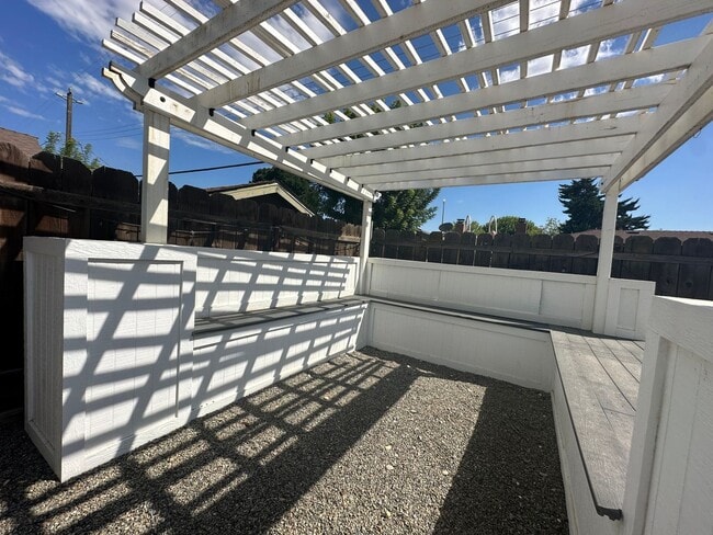 Building Photo - Lemoore Home Coming Soon!