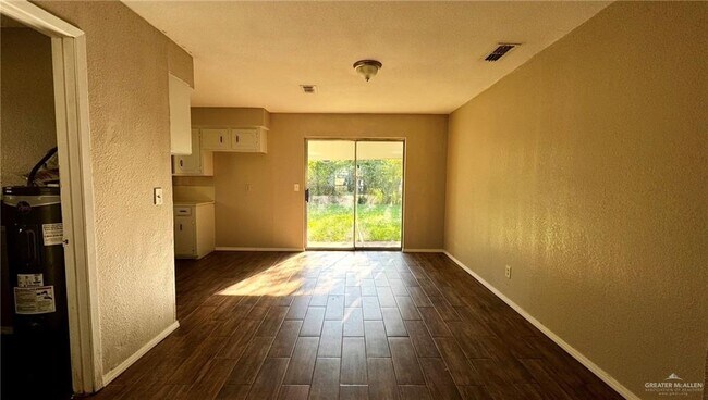 Foto del edificio - 10 Tulipan Dr