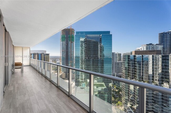 Building Photo - 1300 Brickell Bay Dr