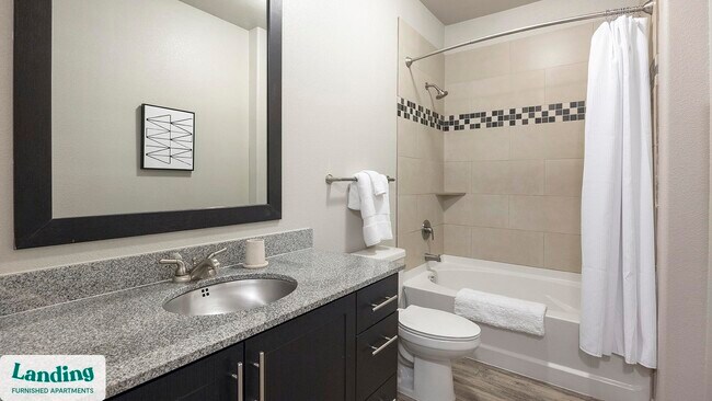 Foto del edificio - 1260 E University Dr