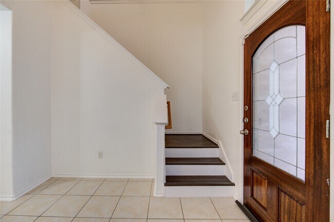 Foto del edificio - 5010 Moss Garden Ln