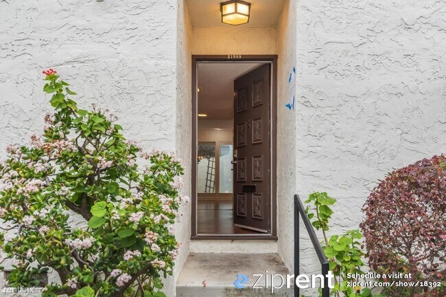 Foto del edificio - 3 br, 2.5 bath Townhome - 21989 McClellan ...