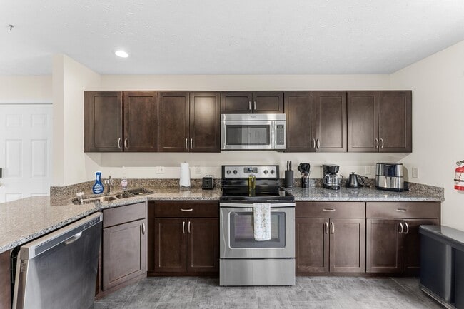Photo - 5909 Stumph Rd (Parma Heights, OH) Apartment