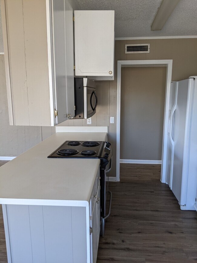 Foto del edificio - 2203 Glen Haven Dr