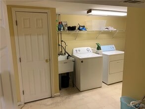 Building Photo - 1701 Forest Edge Dr