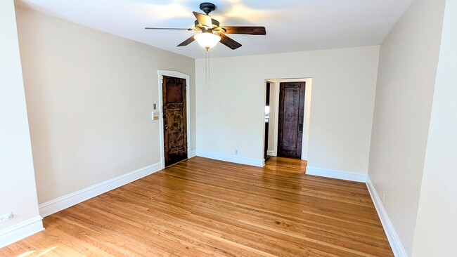 Foto del edificio - 3750 W Giddings St