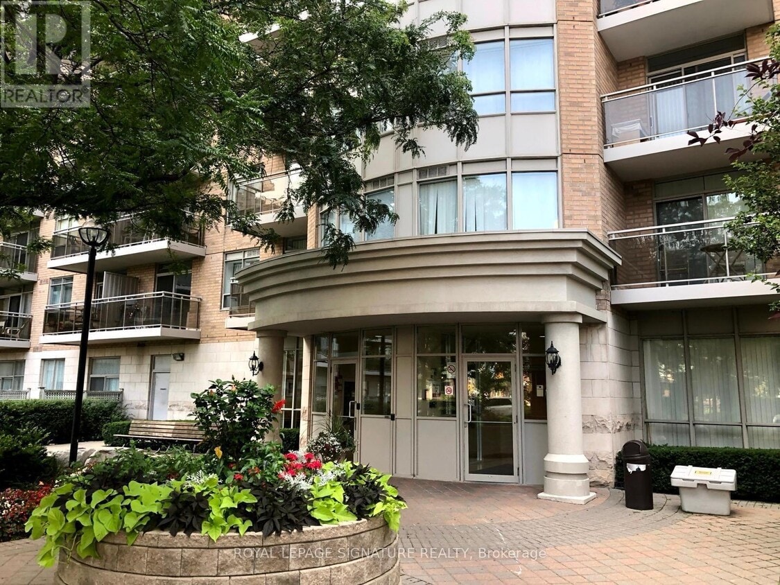 Primary Photo - 650 Lawrence Ave W