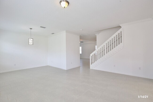 Foto del edificio - Beautiful 4/2.5 Spacious Home with a Loft ...