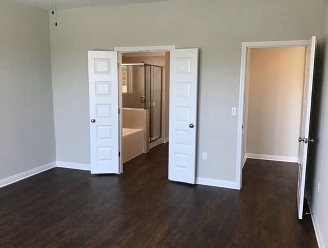 Foto del edificio - 6100 Gerard Dr