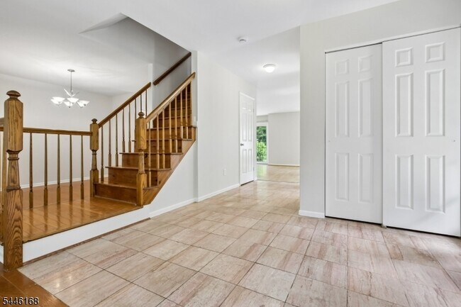 Building Photo - 85 Laurelwood Ct