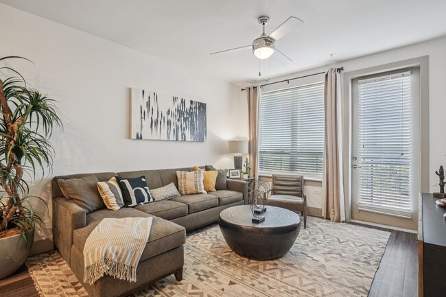 Foto del edificio - Infinity at the Rim