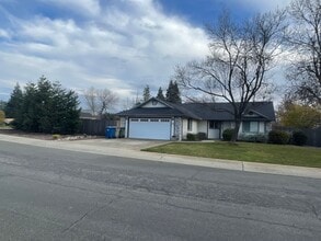 Building Photo - 3505 Sunglow Dr