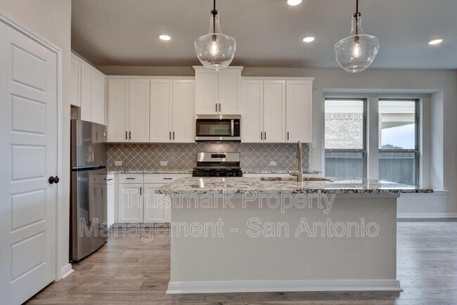 Building Photo - 9007 Shady Mountain