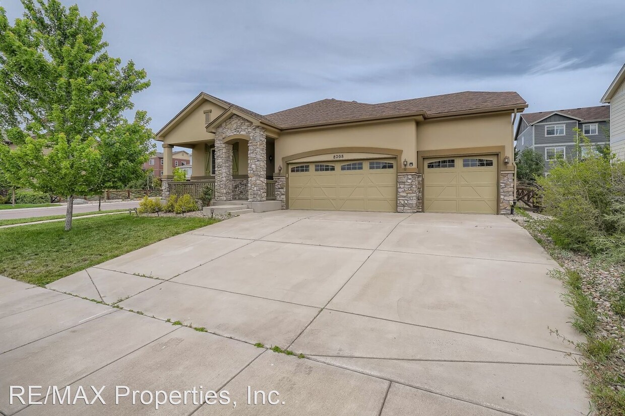 Primary Photo - 5 br, 3 bath House - 8208 Hollygrape Ln.