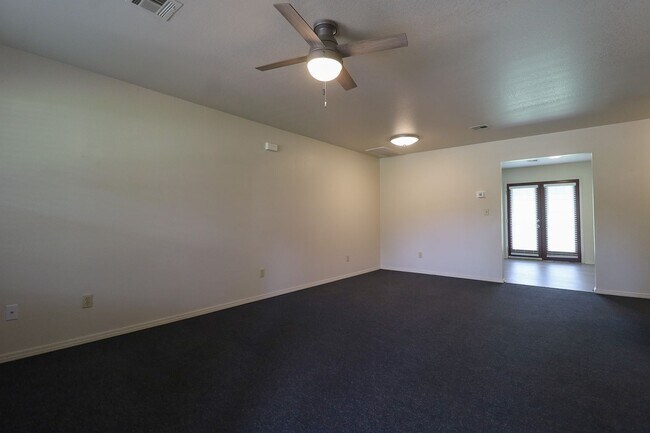 Building Photo - 2 Bed 2 Bath Collinsville