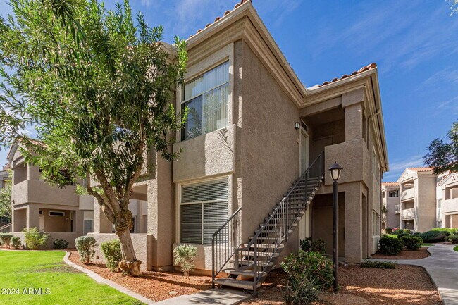 Foto del edificio - Immaculate Lakewood Community Condo