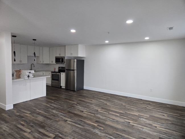 Foto del edificio - 2194 Central Ave