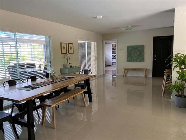 Foto del edificio - 6400 SW 112th St