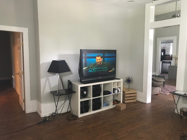 Foto del edificio - 835 N Jefferson St