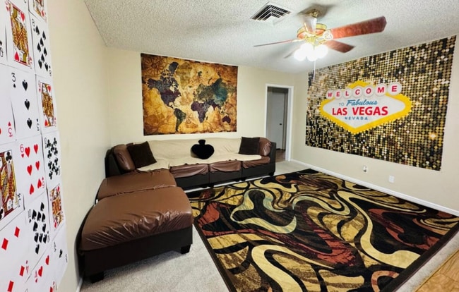 Foto del edificio - 7227 Empress Dr