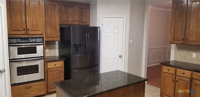 Foto del edificio - 619 Rolling Hills Dr