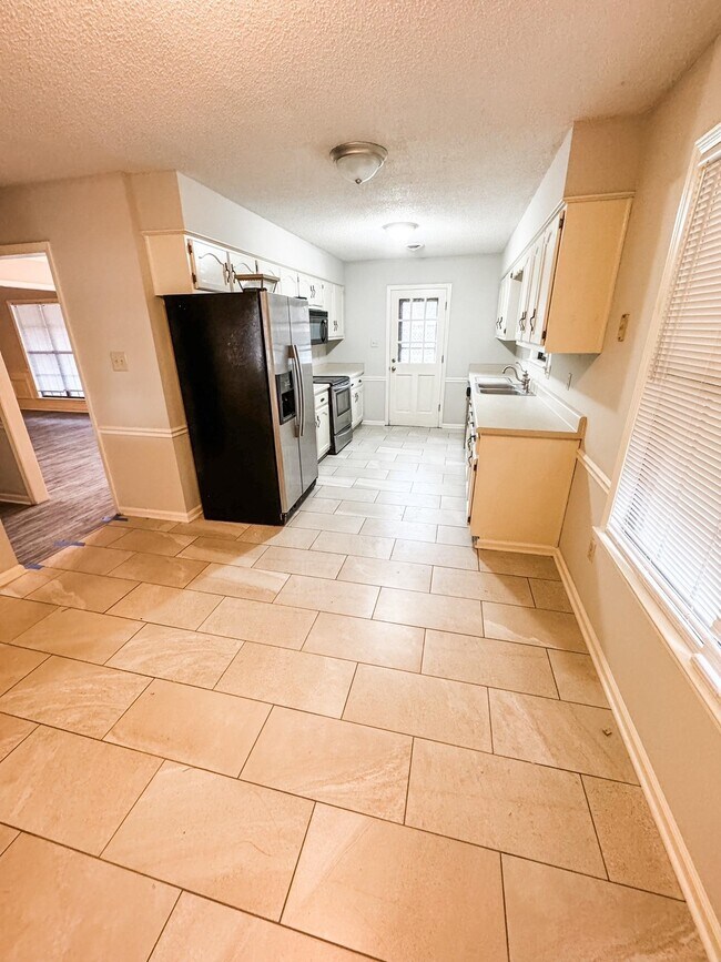 Foto del edificio - 533 Autumn Meadows Ln