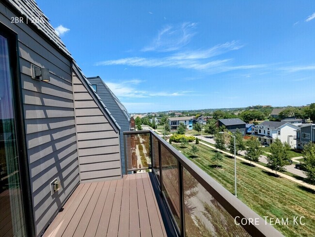 Building Photo - 2455 Troost Ave