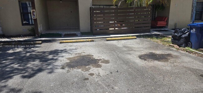 Building Photo - 6325 SW 138th Ct