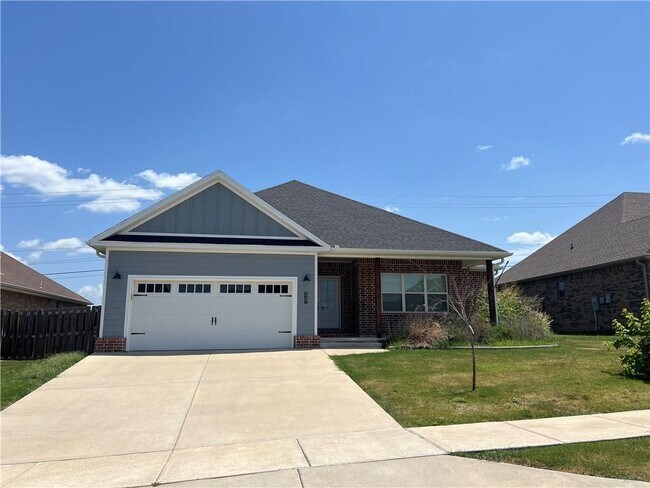 Building Photo - 2307 Brook Ln